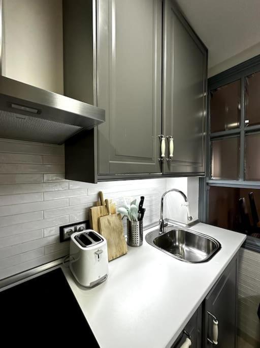 Apartamento Apartamento Con Parking En Centro De Madrid-Chamberi Exterior foto